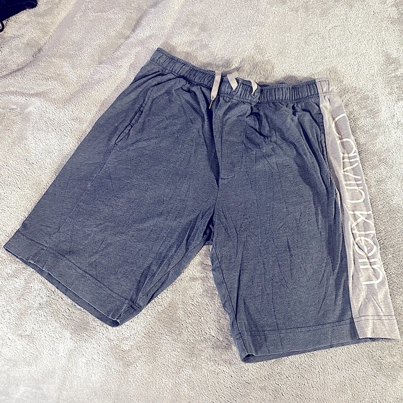 Calvin Klein relaxed lightweight sweatshorts size M color is denim blue & gray - Picture 1 of 3
